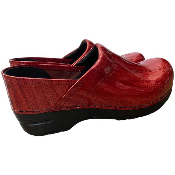 DANSKO Professional Red Patent Snake Clogs EU 34 US 4.5/5 Nursing Work Shoes - Picture 5 of 16